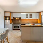 Monte Da Poupa - 7 Bedroom - Sleeps 15 فيلة