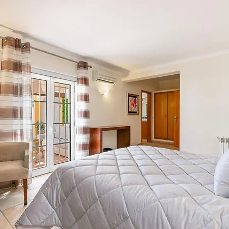 Monte Da Poupa - 7 Bedroom - Sleeps 15 阿尔布费拉